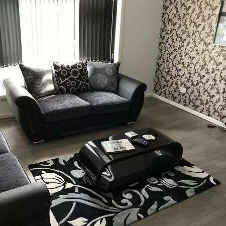 Central 2 Bed Apartment Лестър Екстериор снимка