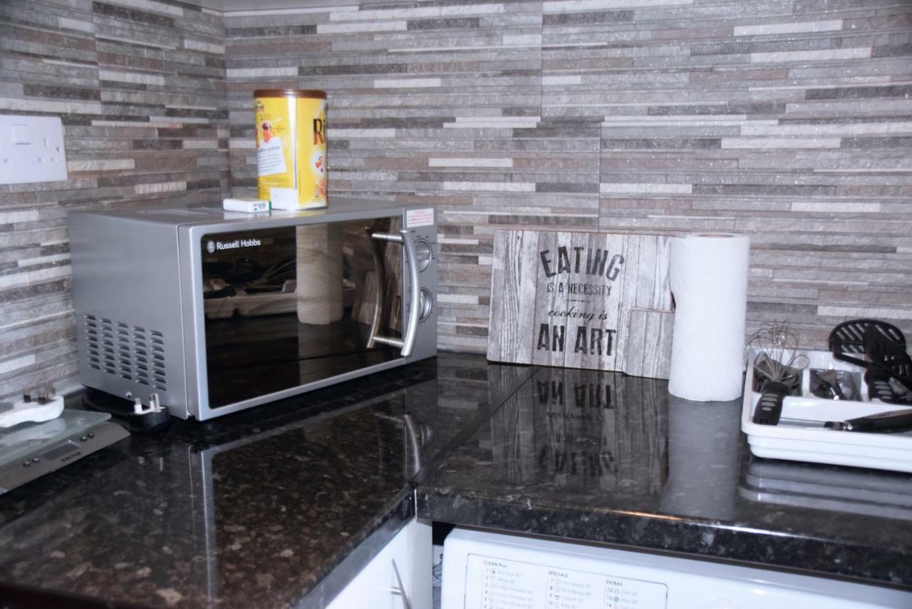 Central 2 Bed Apartment Лестър Екстериор снимка