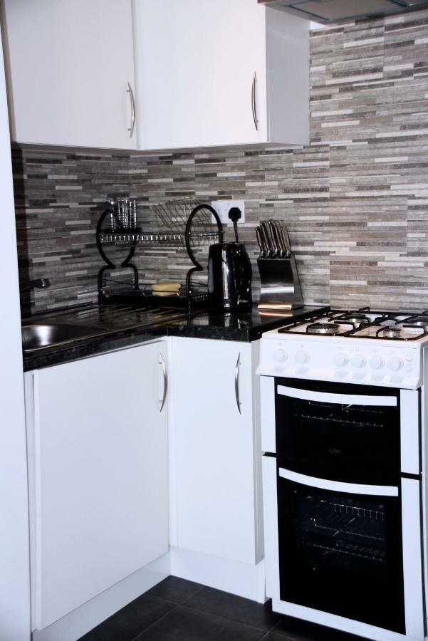 Central 2 Bed Apartment Лестър Екстериор снимка