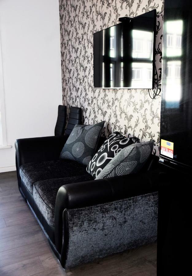 Central 2 Bed Apartment Лестър Екстериор снимка